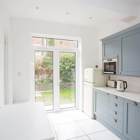 Elegant York House - On A Beach Road, Sleeps 12, With Sea Views Worthing Exterior foto