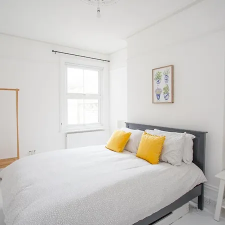Elegant York House - On A Beach Road, Sleeps 12, With Sea Views Worthing Exterior foto
