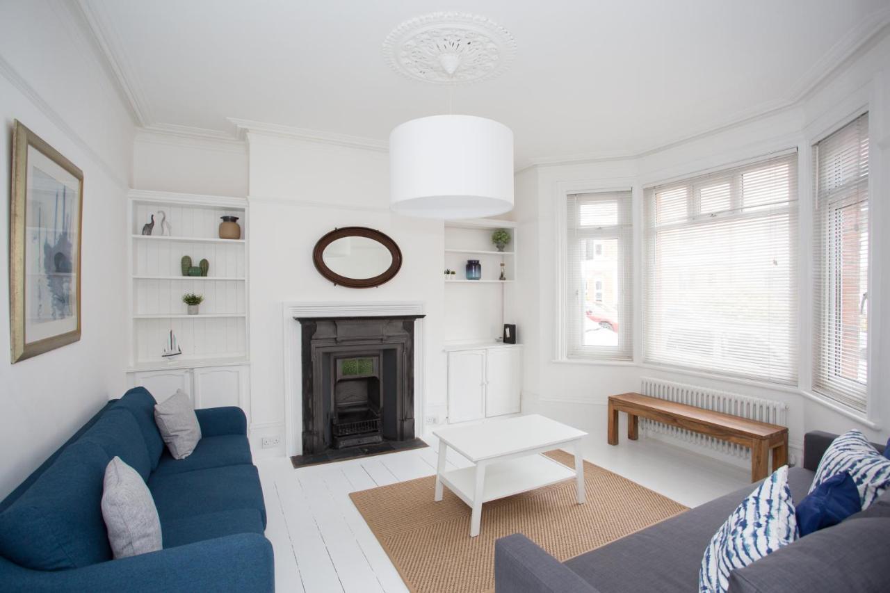 Elegant York House - On A Road, Sleeps 12, With Sea Views Holiday home *