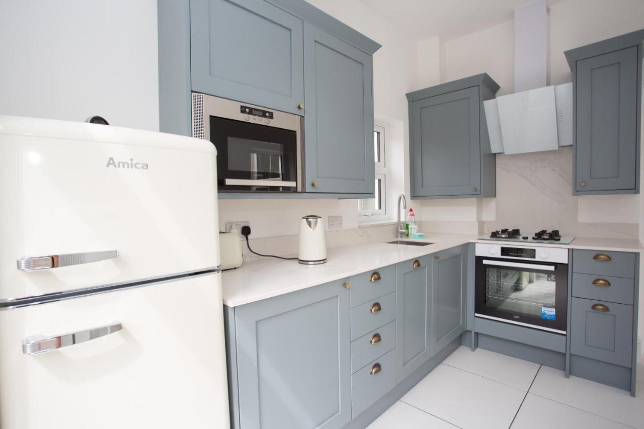 Elegant York House - On A Road, Sleeps 12, With Sea Views Worthing