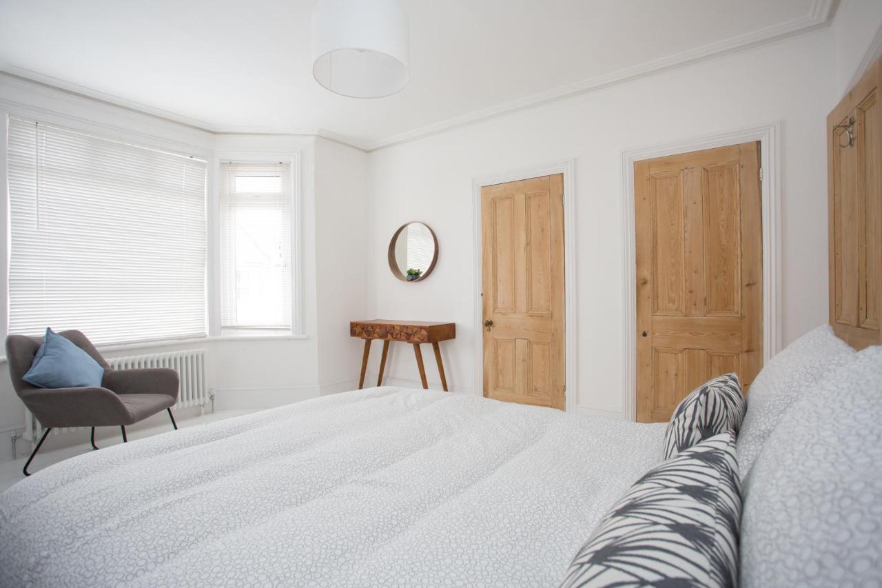 Elegant York House - On A Road, Sleeps 12, With Sea Views Holiday home *