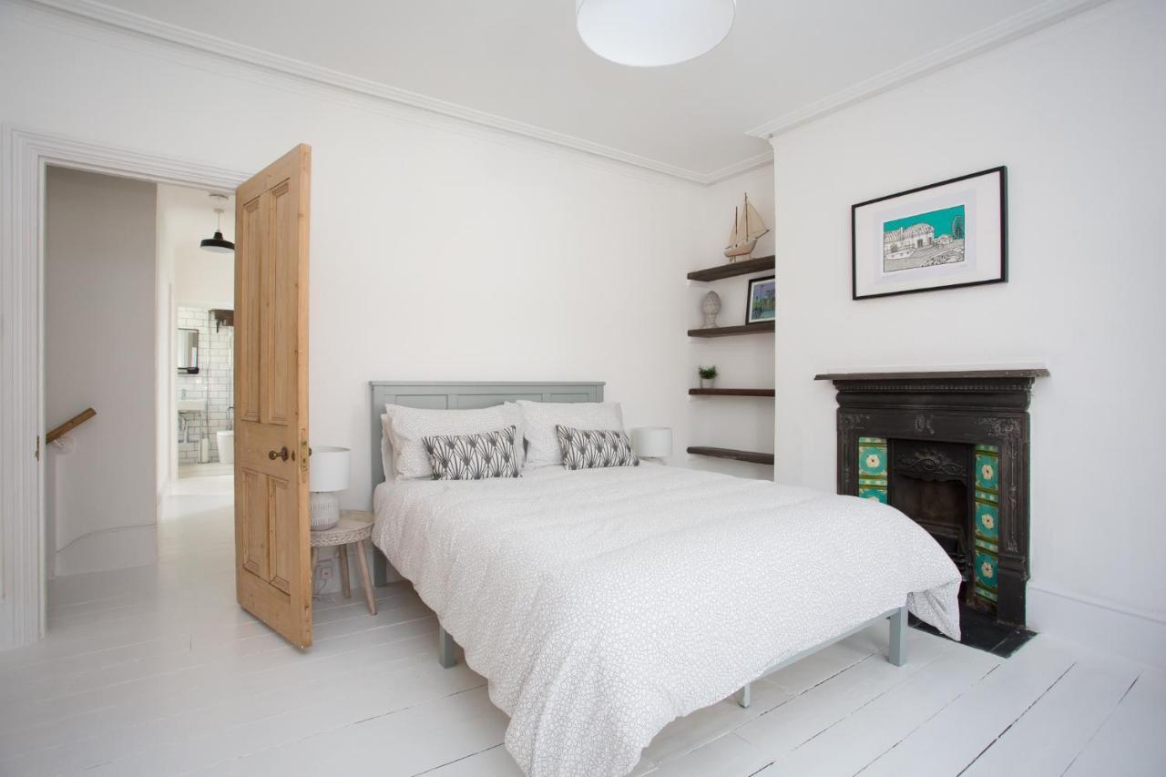 Holiday home Elegant York House - On A Road, Sleeps 12, With Sea Views Worthing
