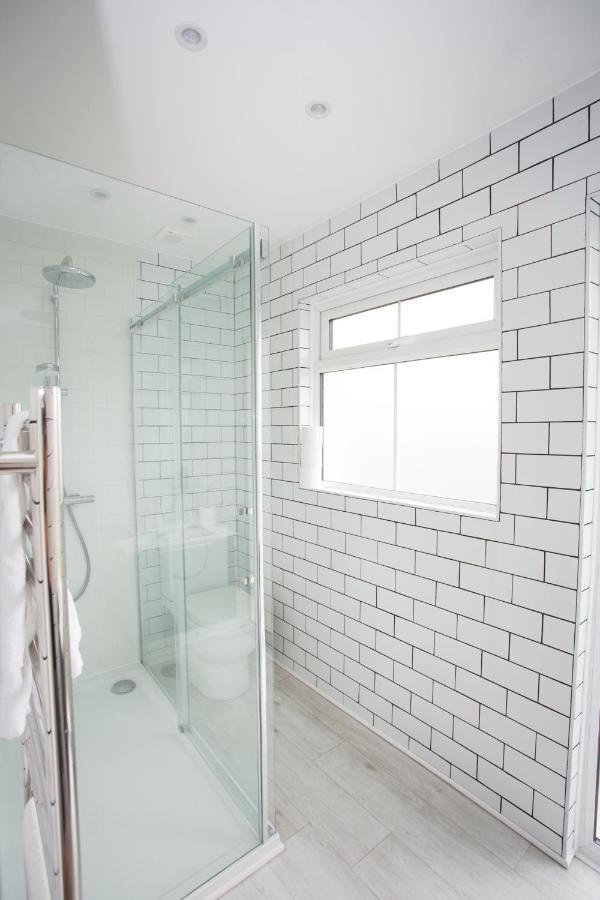 Elegant York House - On A Road, Sleeps 12, With Sea Views Worthing