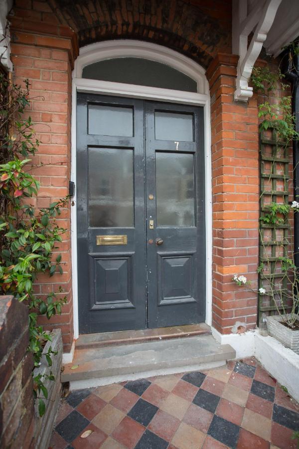 Elegant York House - On A Road, Sleeps 12, With Sea Views Worthing
