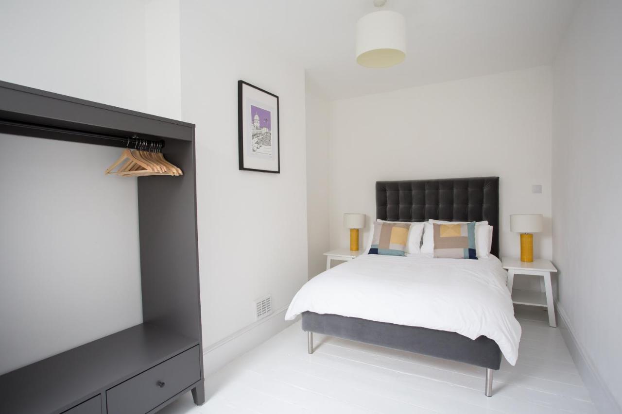 Elegant York House - On A Road, Sleeps 12, With Sea Views